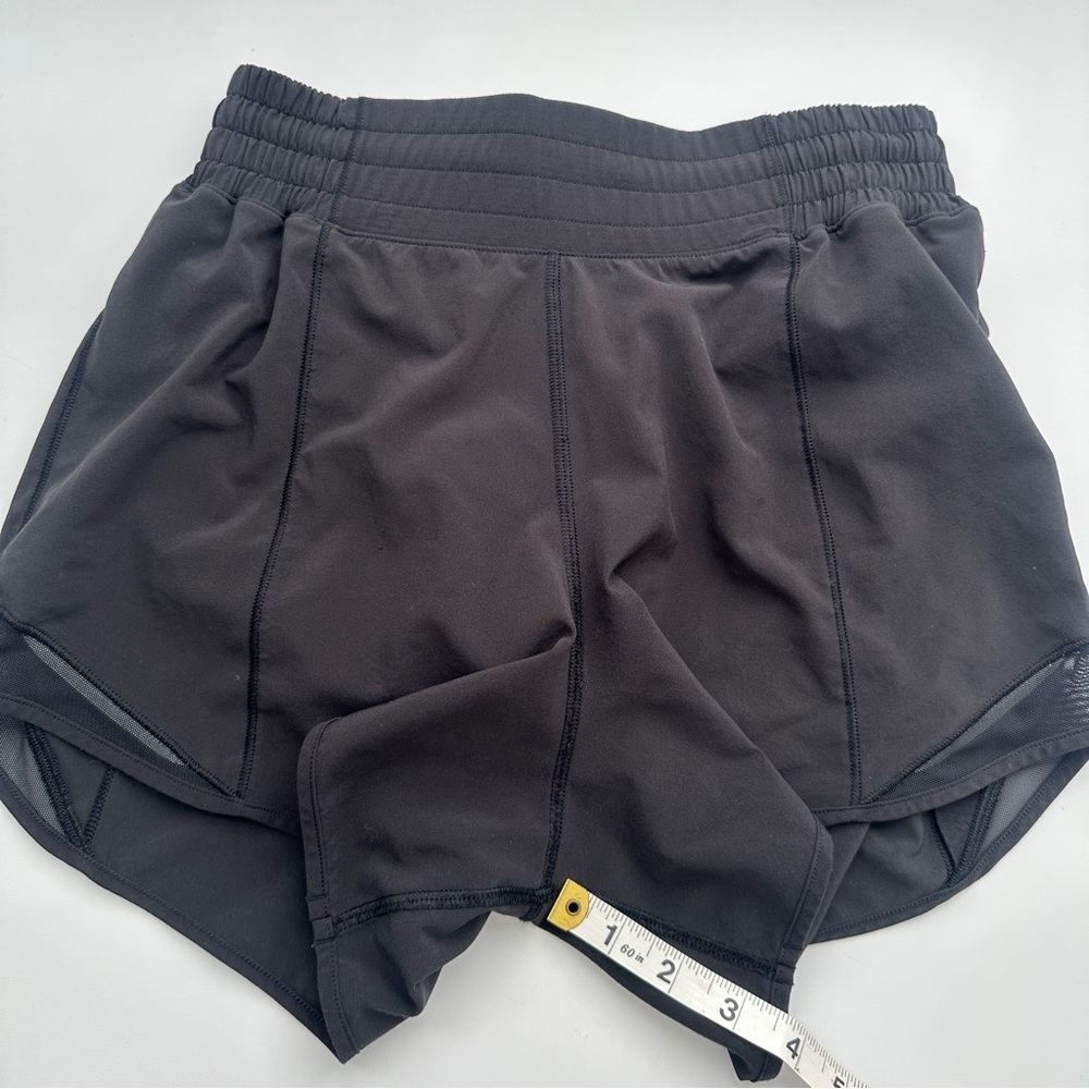 Hotty Hot High-Rise Lined Short 4", size 4